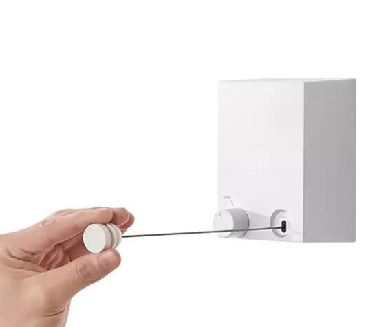 越來(lái)越多人陽(yáng)臺(tái)不掛晾衣繩了，只需一根“鋼絲線(xiàn)，自由伸縮不擋光